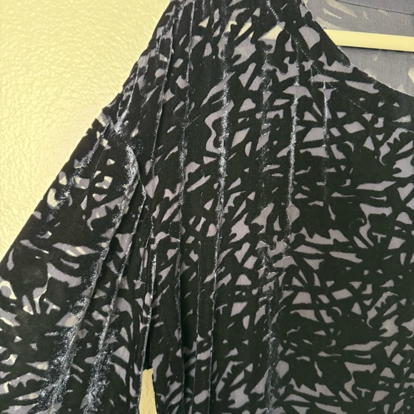 Eileen Fisher Burnout 3/4 Sleeve Velvet Feel Black Top Size Large - Picture 6 of 7